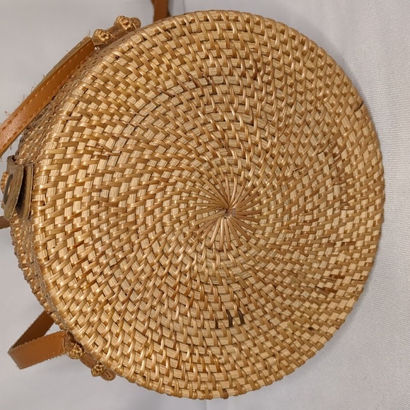 Round Rattan Bag - Picture 4 of 13